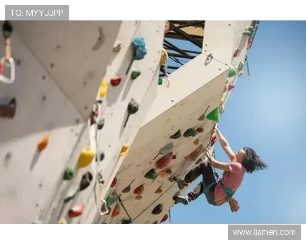 杭州攀岩队在极限运动世界杯积分榜中以81分稳居第一名