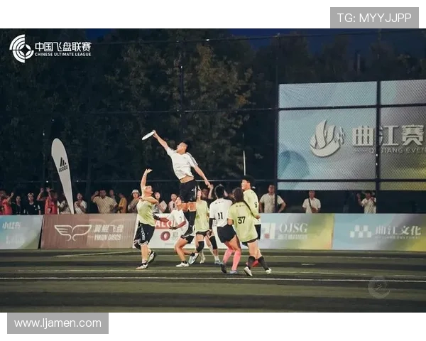 西安飞盘队在世界滑板锦标赛中以99分稳居积分榜首位