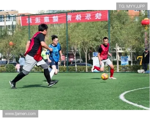 日本与乌克兰友谊赛精彩对决展现足球魅力与团队精神 日本与乌克兰友谊赛精彩对决展现足球魅力与团队精神