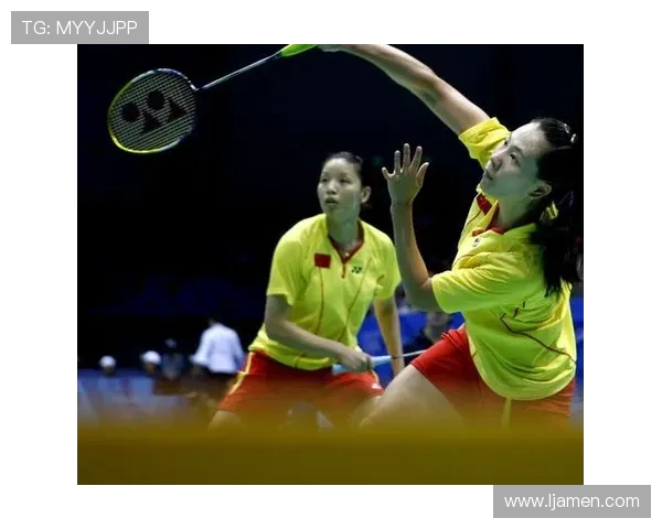 上海羽毛球队在精英赛中的力量展现与战术分析 上海羽毛球队在精英赛中的力量展现与战术分析