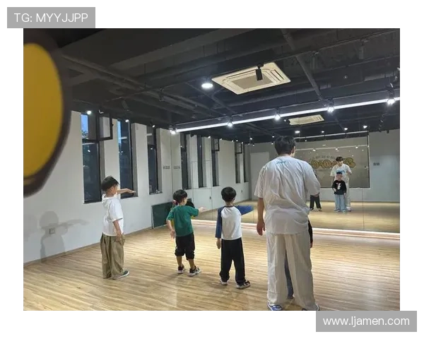 南京街舞队与武汉街舞队赛后复盘分享比赛经验与技巧分析